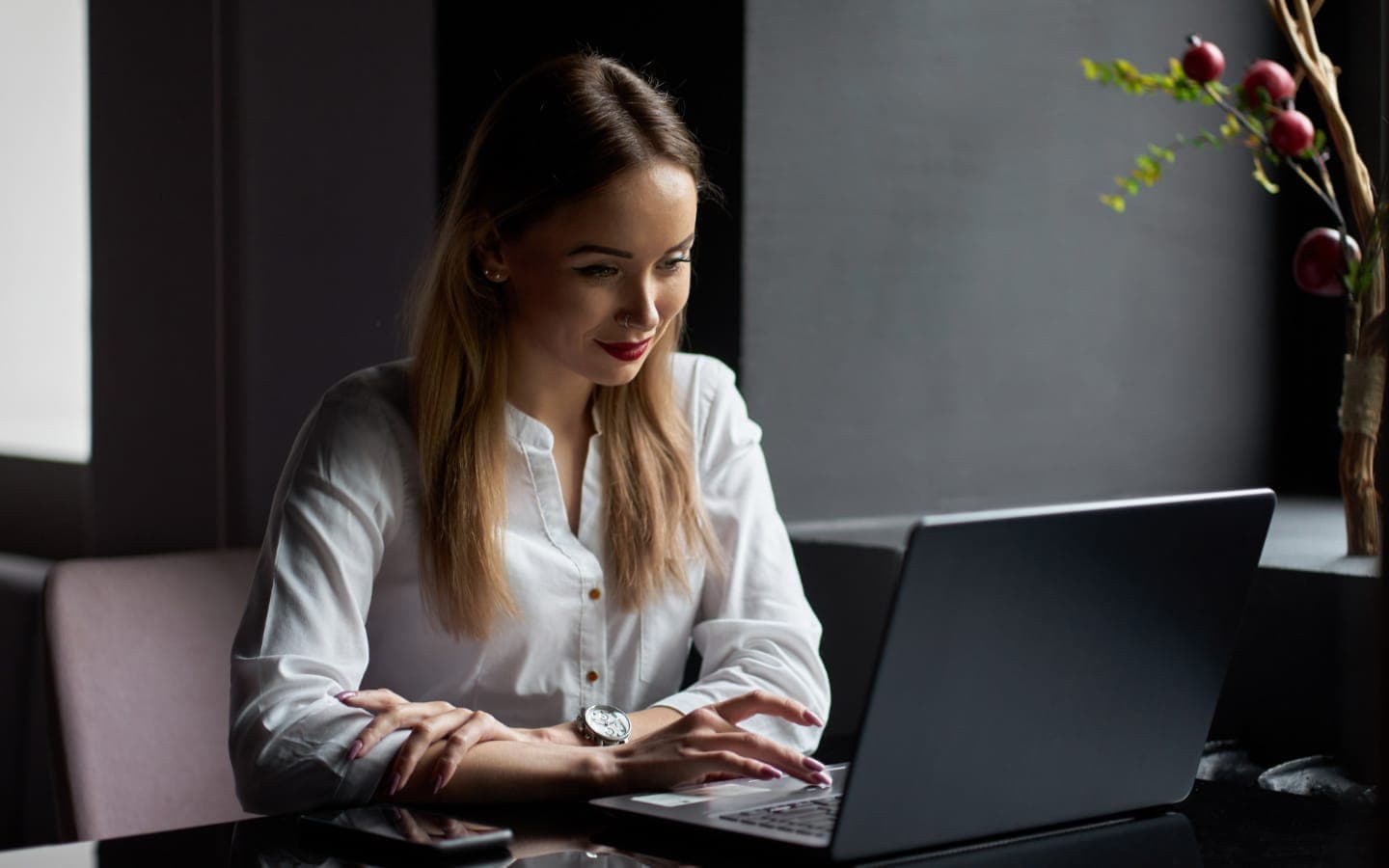 Woman using AI in workplace